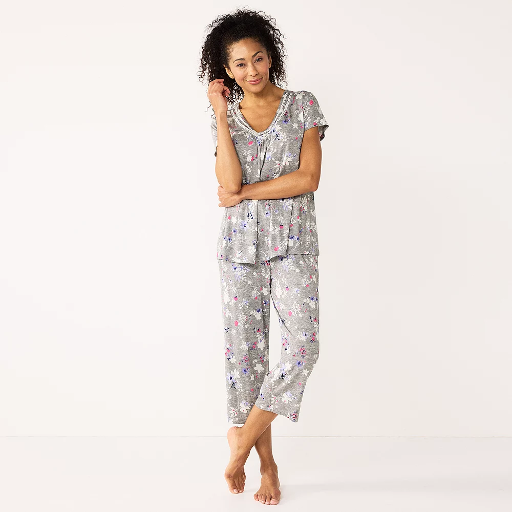 Women's Croft & Barrow® Short Sleeve Pajama Top & Capri Pajama Pants Sleep Set - Image 3
